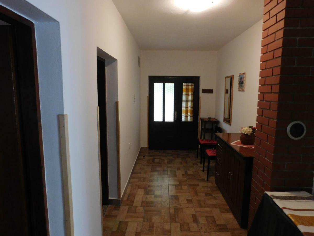 Apartmani Mate Vrban Karlobag Exterior foto